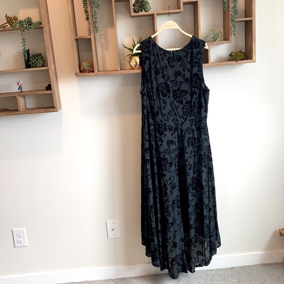 Vince Camuto Dresses & Skirts - Vince Camuto Velvet burnout high low dress